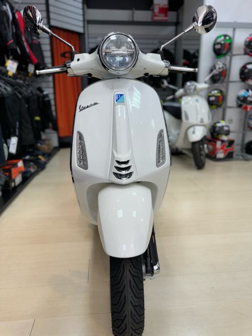 AKCIJA!!! Vespa Primavera Elettrica, 2024 god.