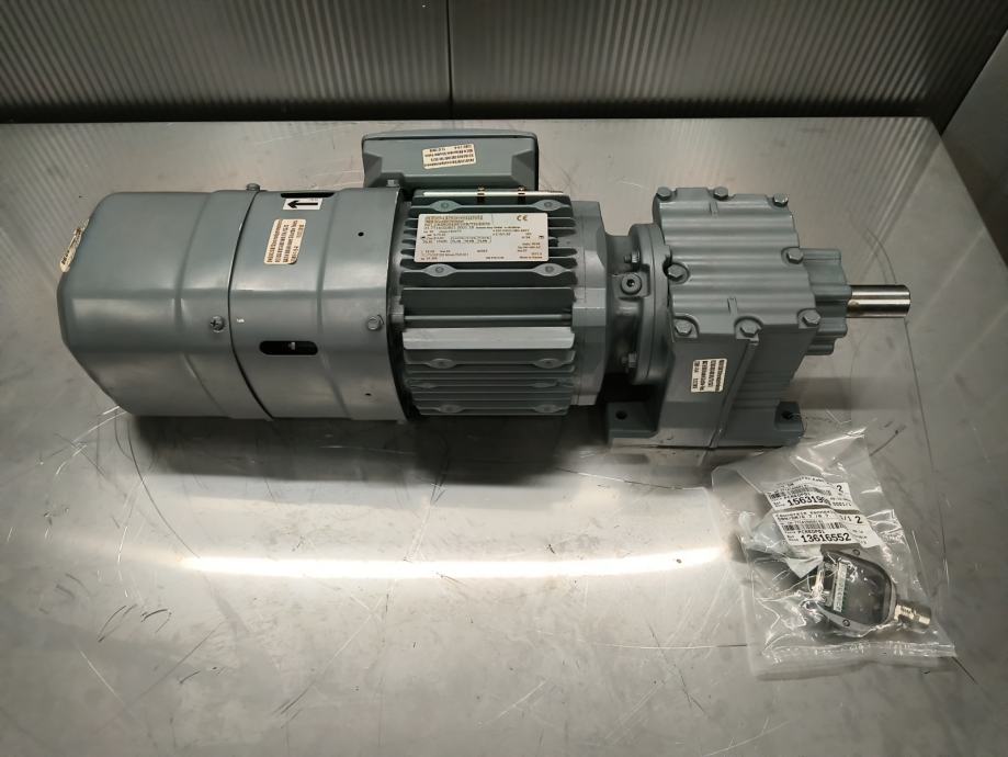 Motor-reduktor SEW-EURODRIVE 0.75kW, 92Nm, 77rpm, Encoder