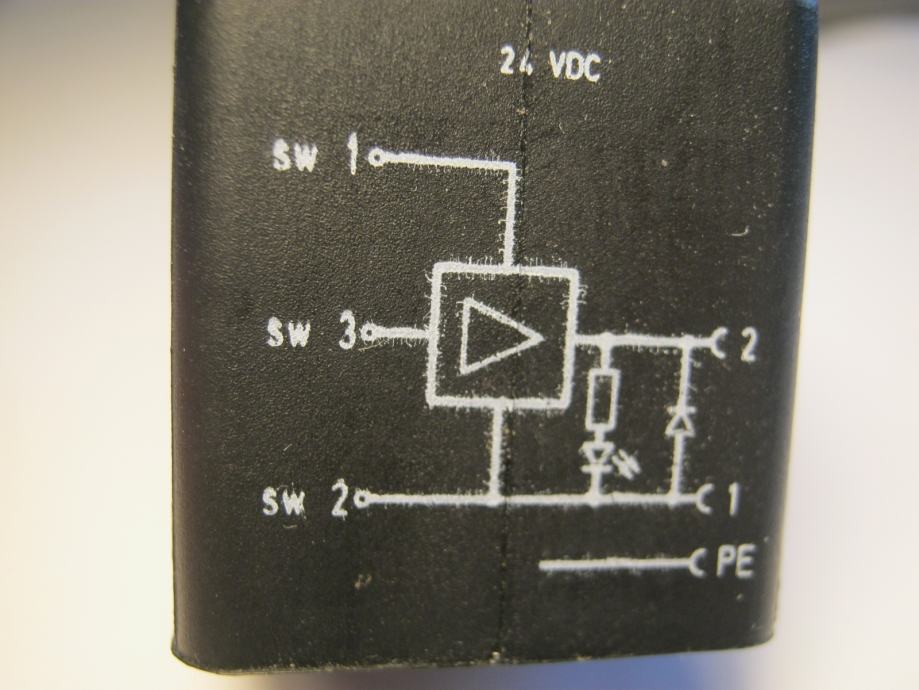 KONEKTOR S KABLOM 24V DC SA ELEKTRONSKIM PREKIDAČEM