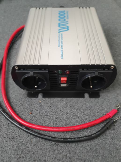 Pretvarač napona 12V na 220V