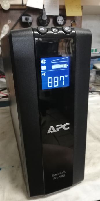 UPS APC 900 VA, 540 W