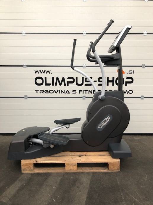 Technogym eliptik CROSSOVER EXCITE+ 700i BLACK - UNITY konzola