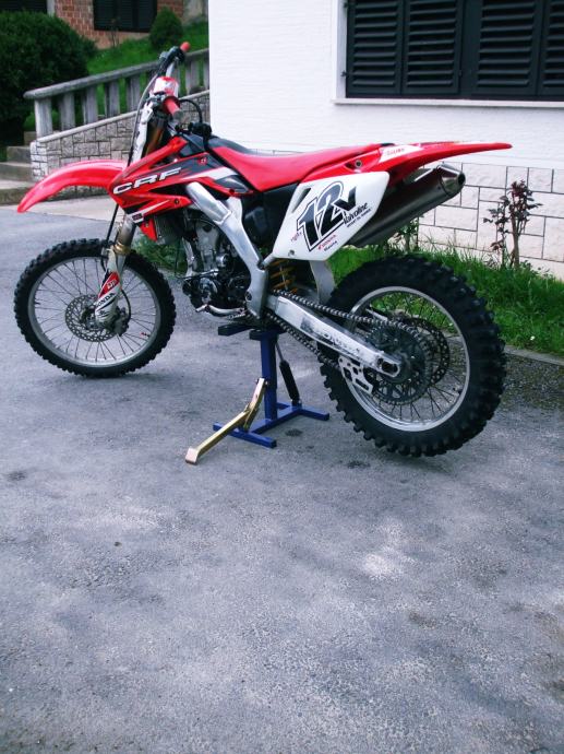 Honda CFR 250, 2004 god.