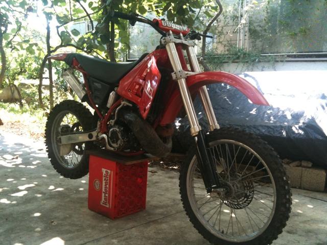 Honda CR-250R 250 cm3 HITNO!, 1990 god.