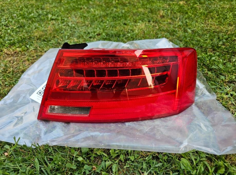 AUDI A5 S5 RS5 ZADNJA LAMPA