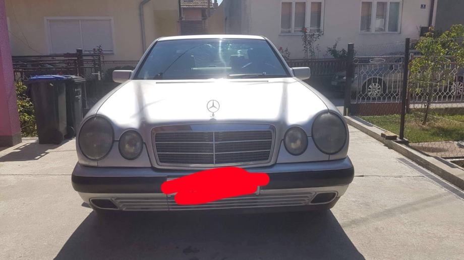 Farovi svjetla Mercedes zadnja kvakr vrata