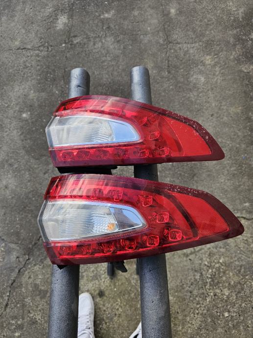 Ford Mondeo Mk5 karavan lijevi LED stop lampa