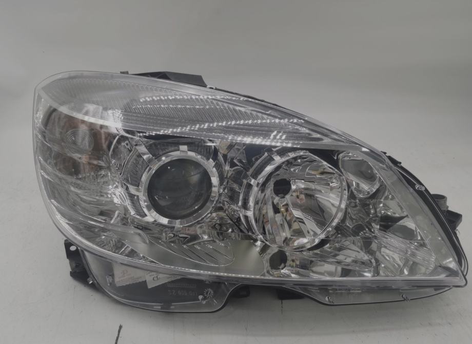 LAMPA FAR PREDNJI DESNI MERCEDES W204 HALOGENI