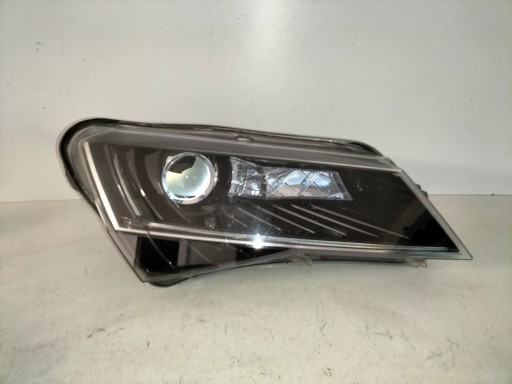 LAMPA FAR PREDNJI DESNI SKODA SUPERB III 15-19 BI-XENON