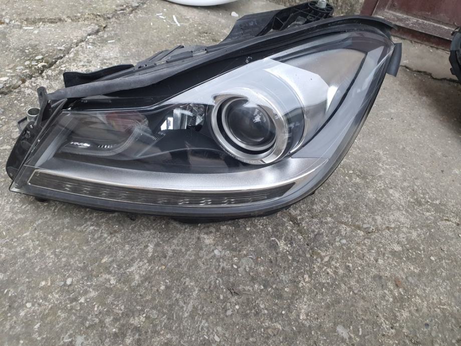 Mercedes C klasa w204 lijevi led far