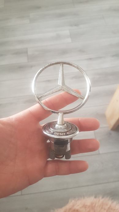 Mercedes logo