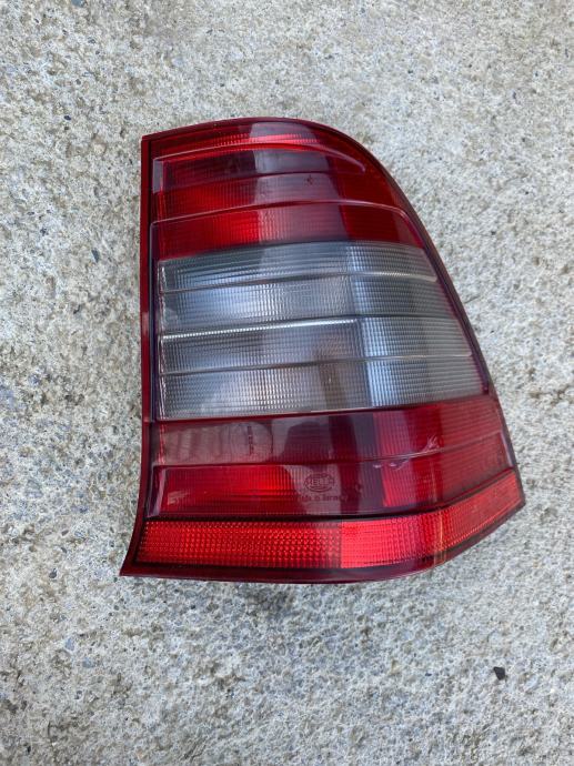 Mercedes W C Klasa Zadnja Desna Lampa