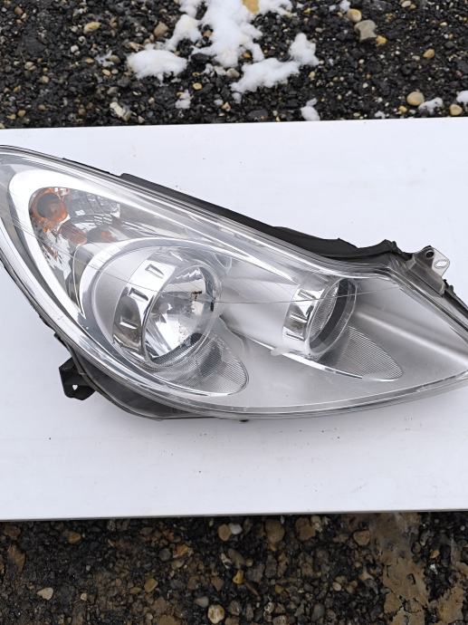 OPEL CORSA D FAR LAMPA PREDNJA DESNA 93189358