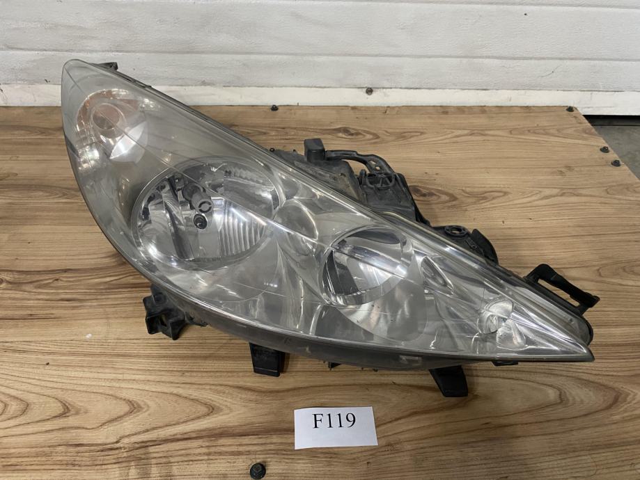 PREDNJA DESNA LAMPA FAR PEUGEOT 207  9649986180   F 119