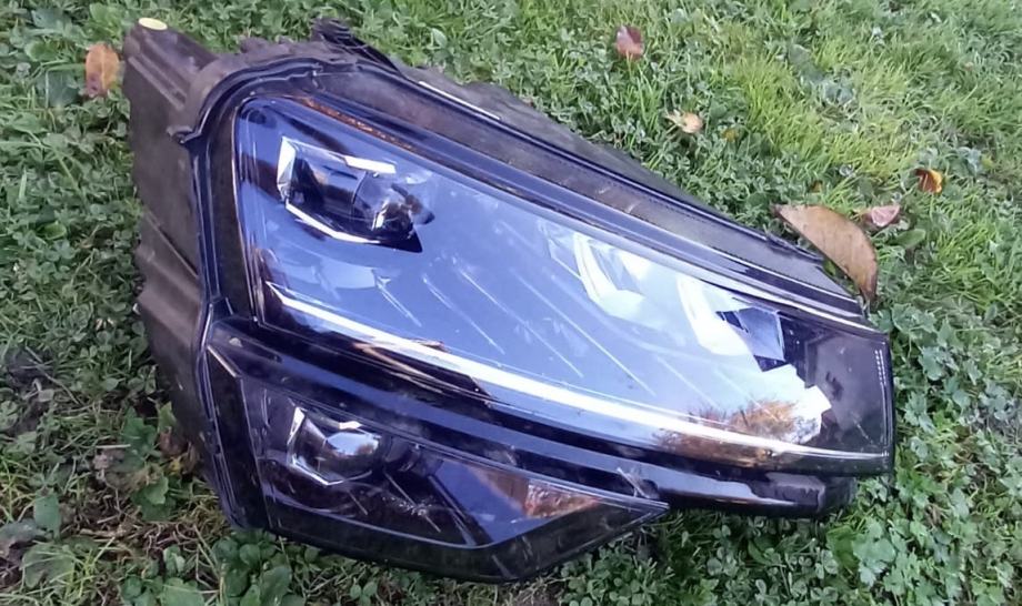 Škoda Karoq prednji desni far (lampa)Full led