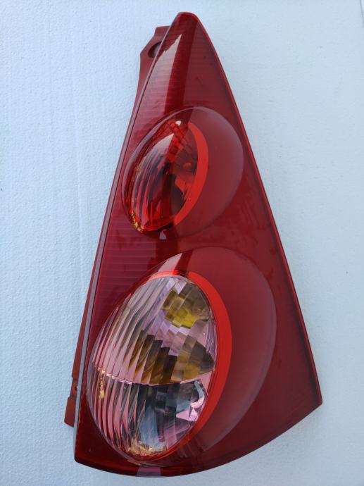 STOP LAMPA DESNA PEUGEOT 107