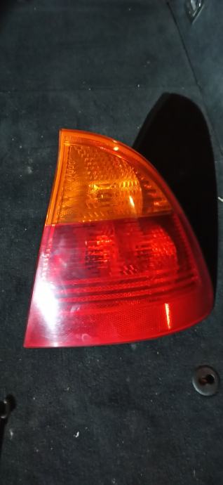 Stražnja desna lampa bmw e46 touring