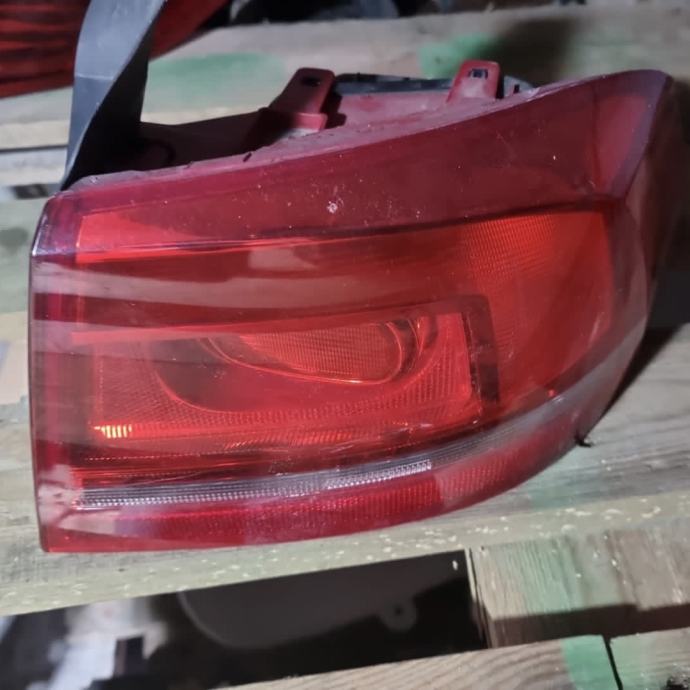 Vw Passat B Zadnja Desna Lampa