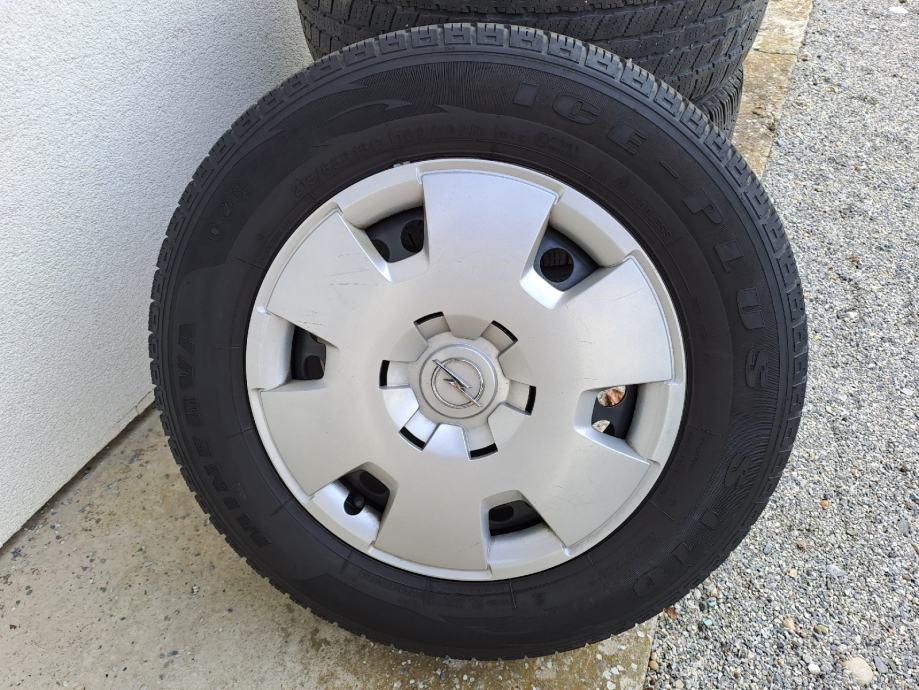 Čelične felge 16" 5x105 Opel + ratkape+ zimska guma 215/65/16C Minerva