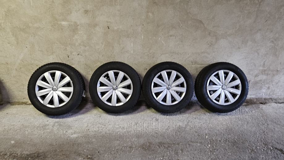 VW OEM Čelične felge 16'' + zimske gume 215/60R16