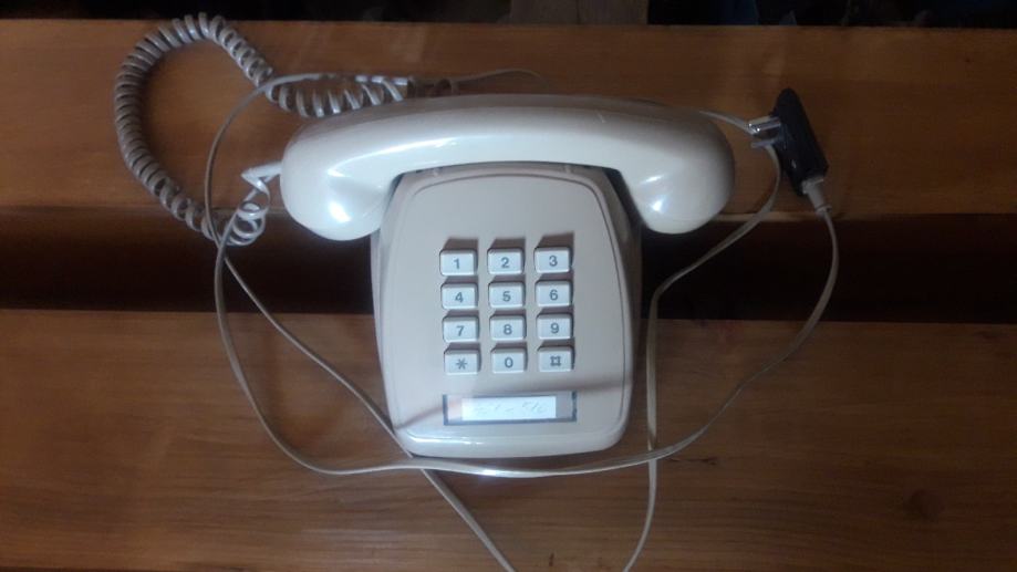 fiksni telefon