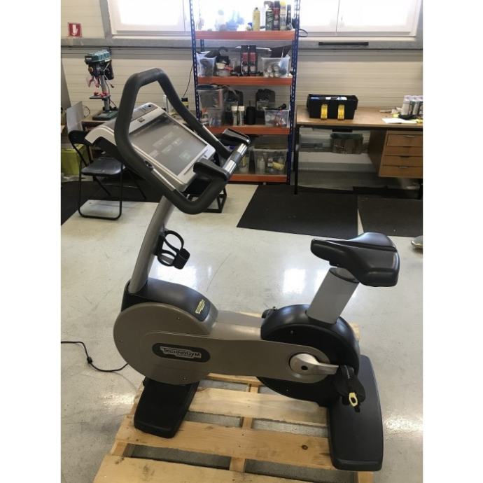 technogym excite 700i upright bike