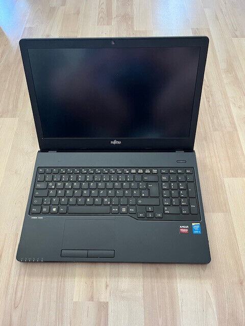 Lifebook A555 i5, 8gb, 240ssd