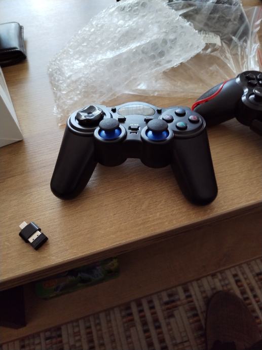 Bežična dva Joysticka za igračke konzole ili PC