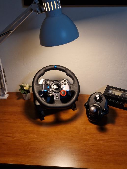 Logitech g29 volan + mjenjač (shifter)