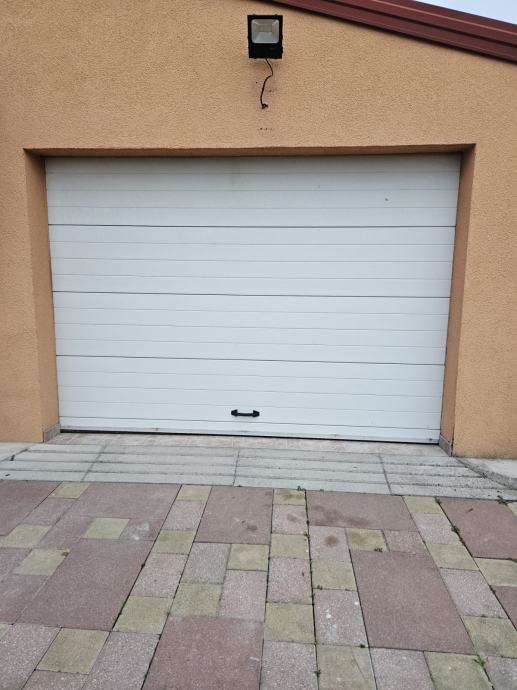 Garažna rolo vrata