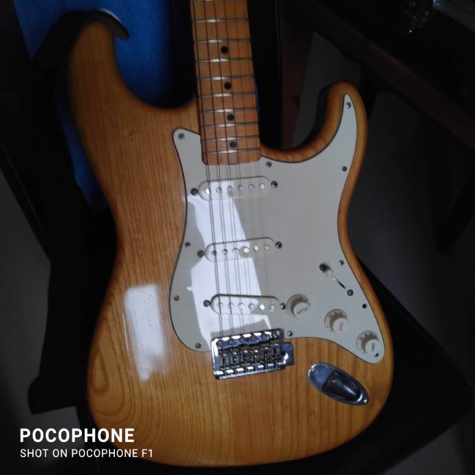 Fender Stratocaster Japan custom édition  ST 54 RV, 31 God.