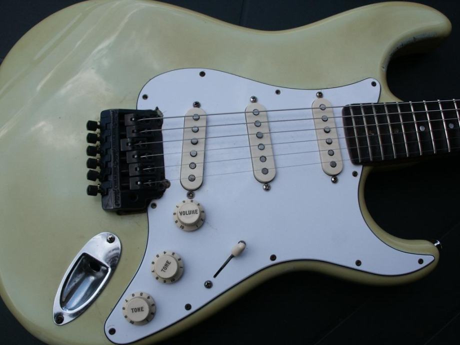 Fender stratocaster  Made in Japan