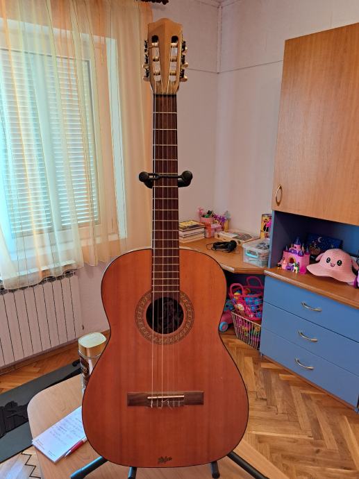 Gitara HOFNER 4/4 koncertna