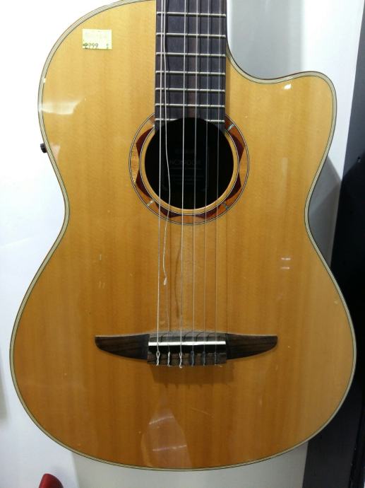 Yamaha NCX900R elektroakusticna gitara