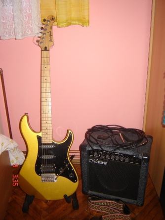 yamaha pacifica gold