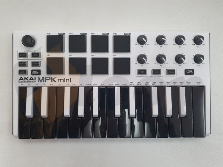 Akai MPK mini MKII White Limited Edition