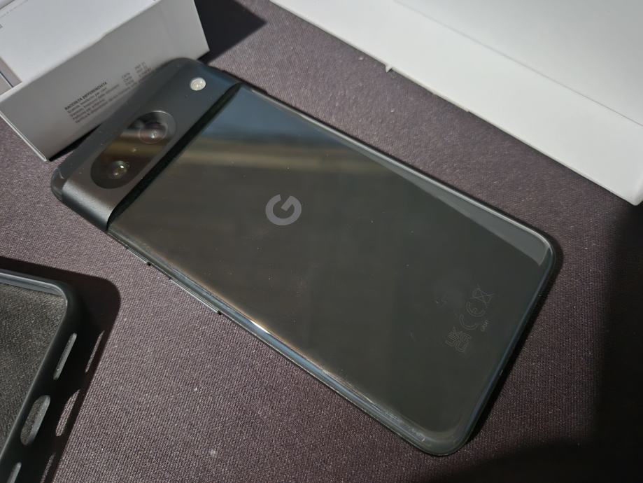 Google Pixel 8 sivi