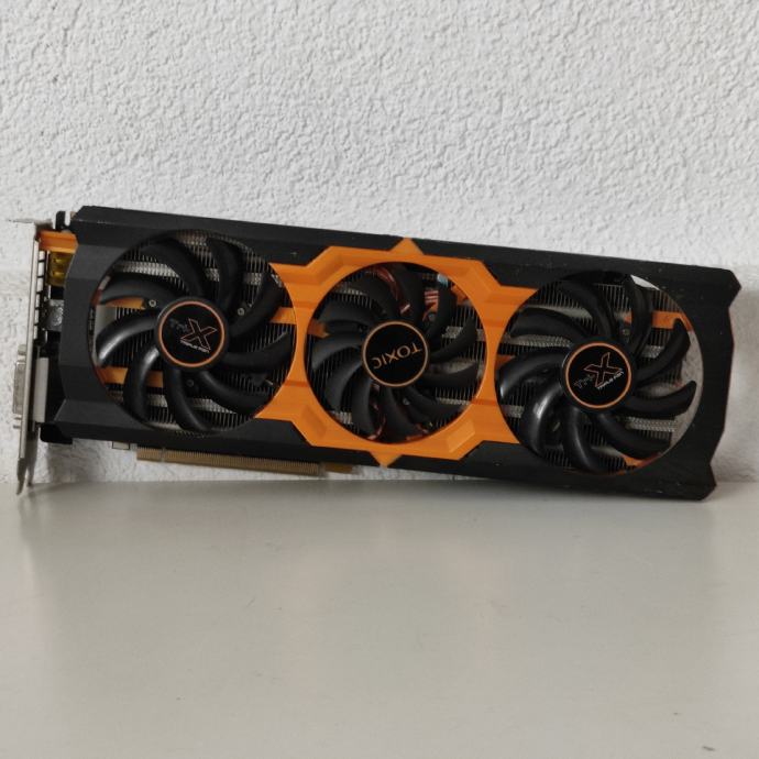 Sapphire TOXIC R9 270X 2GB GDDR5 WITH BOOST (UEFI)