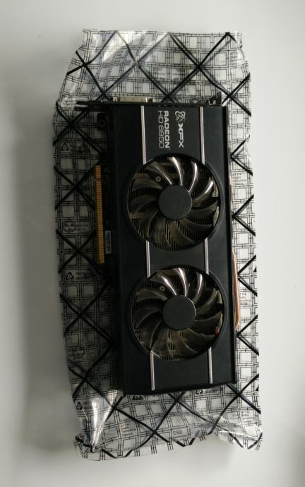 XFX Radeon 6950 - 2GB