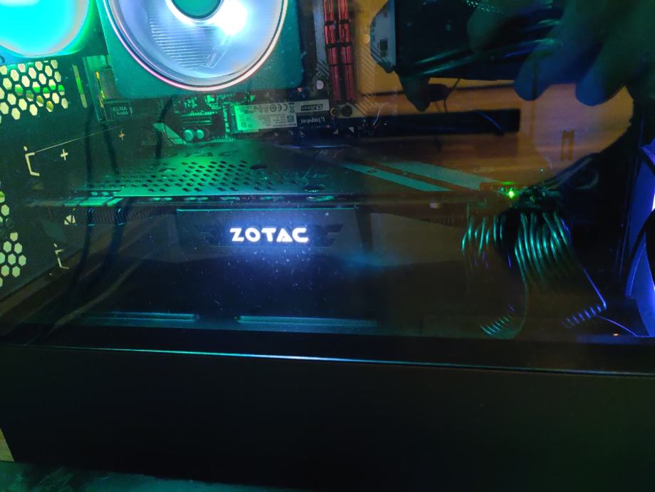 ZOTAC GTX 1070 AMP (Moguca zamjena za slabije)