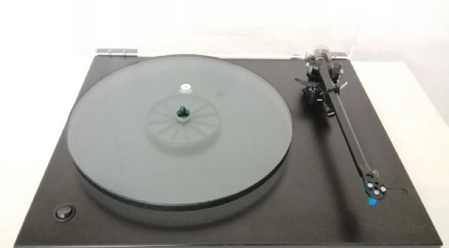 Rega P3-24 gramofon