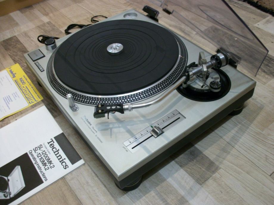 Technics SL-1200 MK2