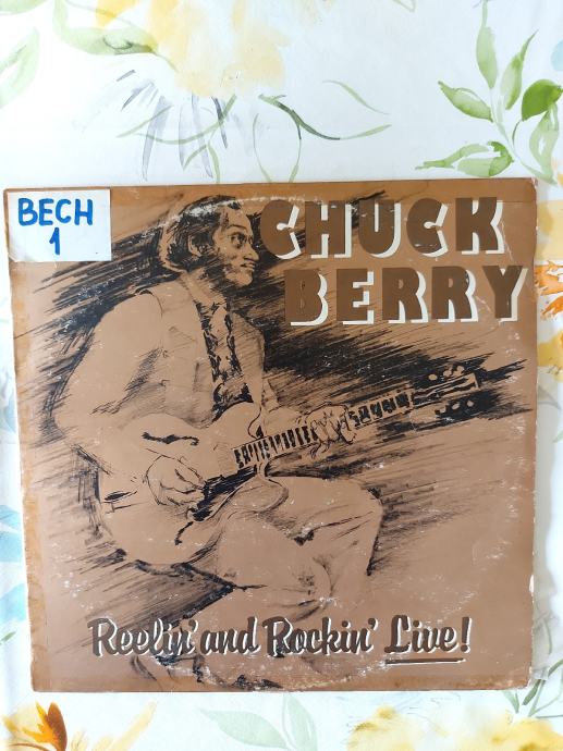 CHUCK  BERRY - RELLING  AND  ROCKIN  LIVE!