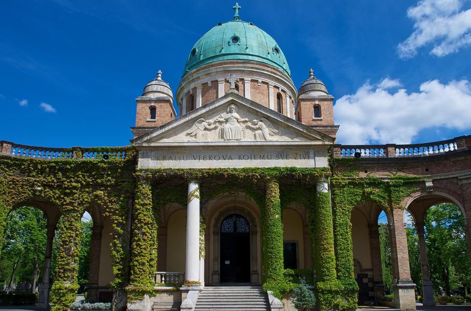 Obiteljska grobnica za više osoba, Zagreb, Mirogoj