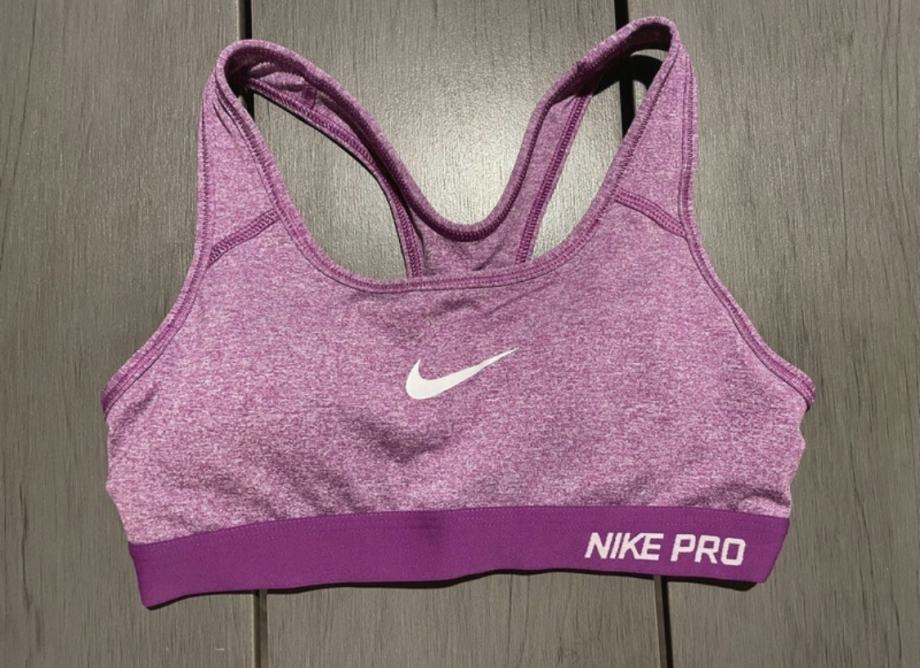 Ženski Nike sportski grudnjak, Xs, NOVO, lagano podstavljeni