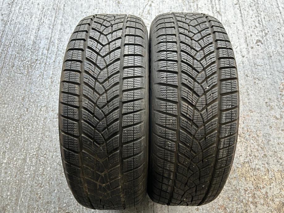 2 gume 215 60 R17 Goodyear SUV, dot 3421, 8mm, obje 110eura