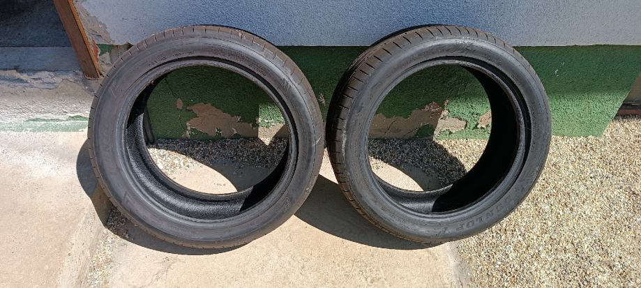 235/45r17 Dunlop  ljetna 2 kom.