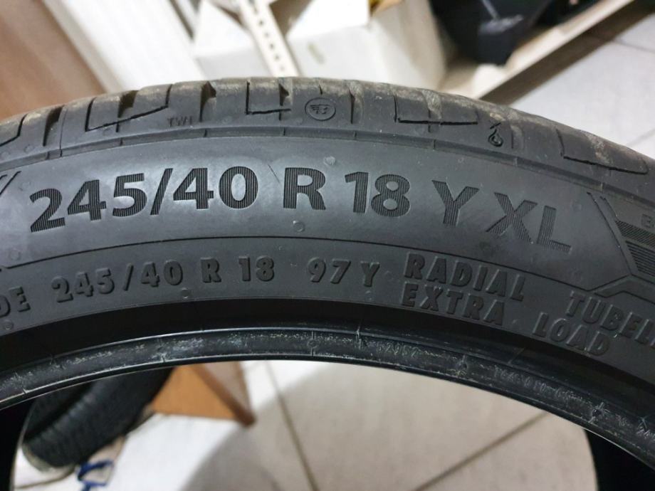 245/40R18