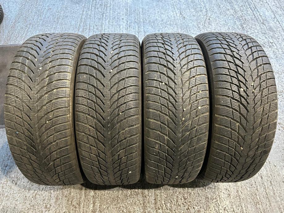 4 gume 215 55 R17 Nokian SnowProof, dot 2621, 7 i 7.5mm, sve 200eura