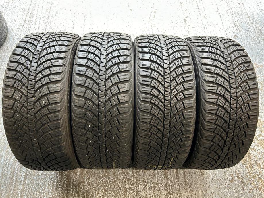 4 gume 235 45 R18 Kumho Winter, dot 2820, 8 i 9mm, sve 240eura